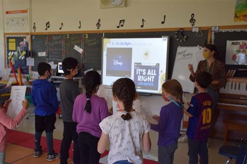 Children Holding Lyrics And Singing